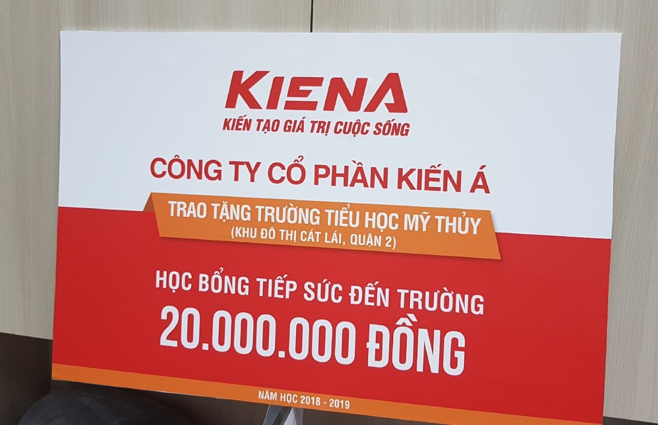 Trao tặng học bổng cho trường tiểu học Mỹ Thuỷ